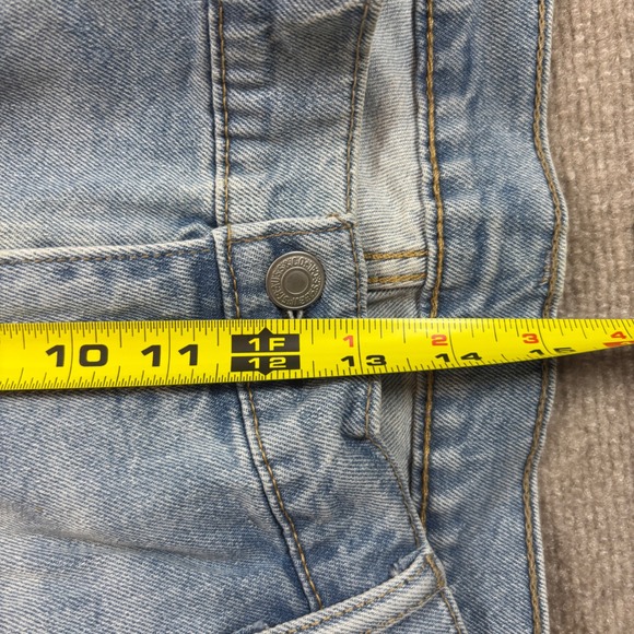 Levi 559 Light Wash Distressed Demin Jeans Men's Size 42x31 EUC - Picture 5 of 7